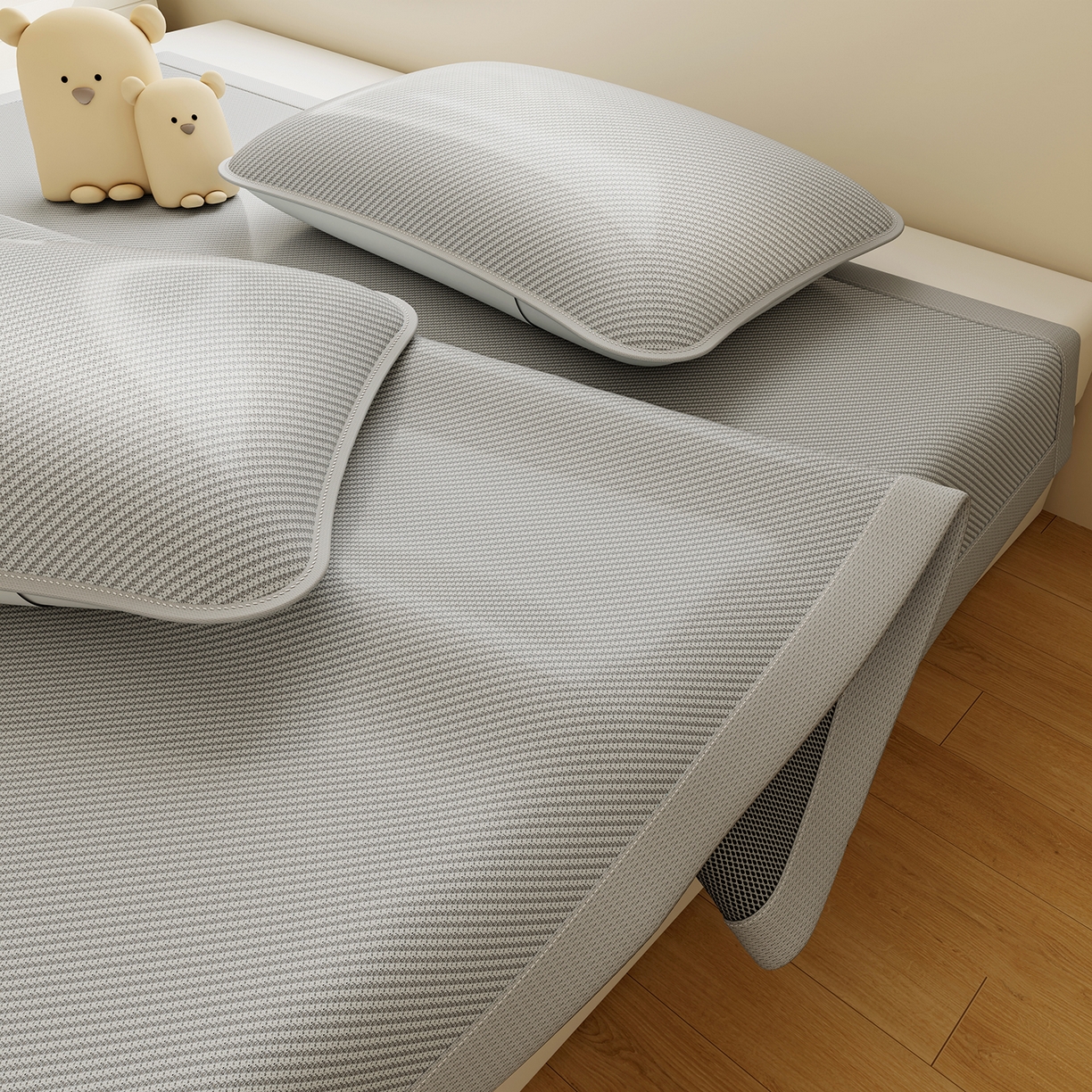 91家纺网 家纺一手货源 找家纺 家品罗兰 2026新款夏季A类艾草碳光凉席三明治冰丝凉席家用冰丝席可机洗空调软席三件套-大床 艾草-灰