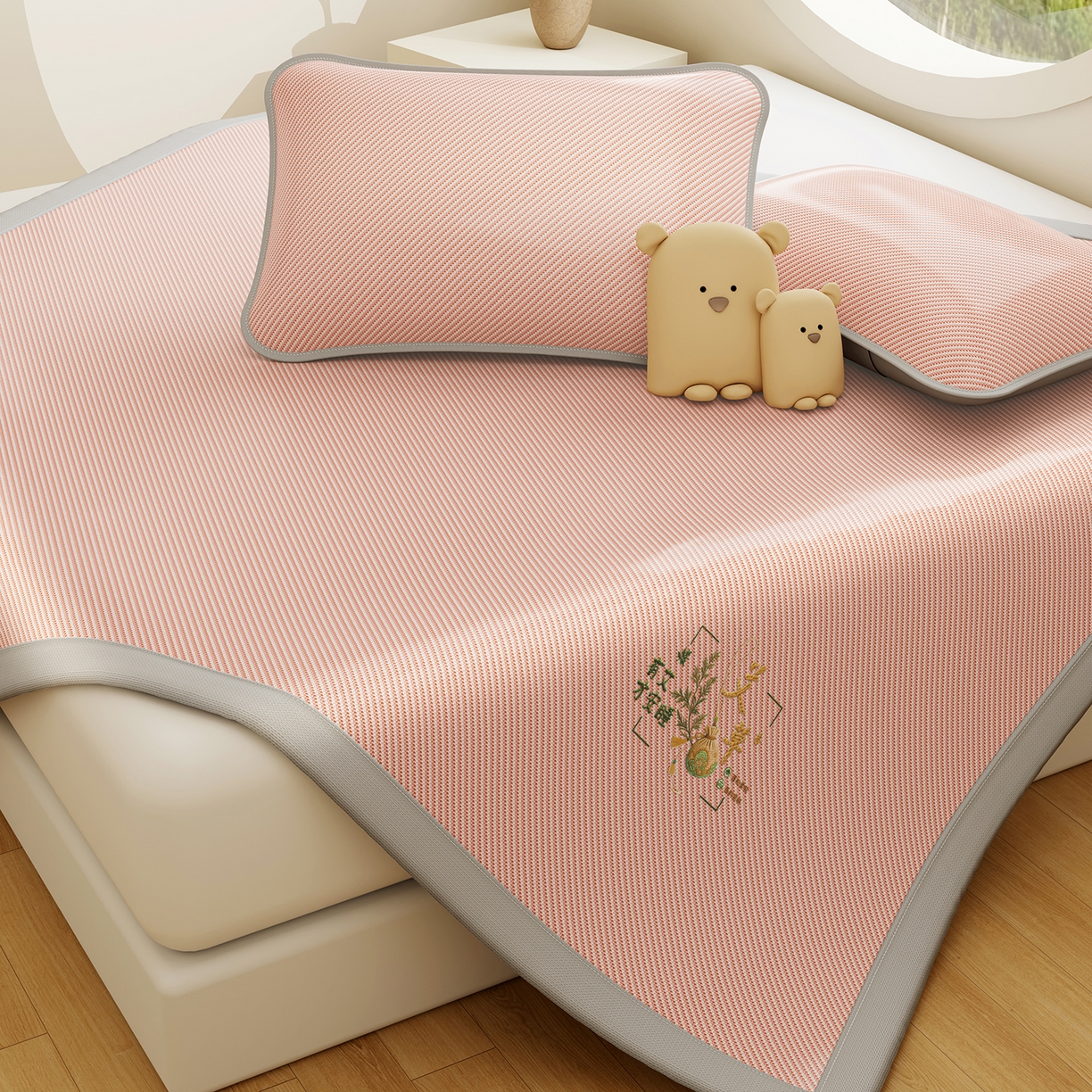 91家纺网 家纺一手货源 找家纺 家品罗兰 2026新款夏季A类艾草碳光凉席三明治冰丝凉席家用冰丝席可机洗空调软席三件套-大床 艾草-粉