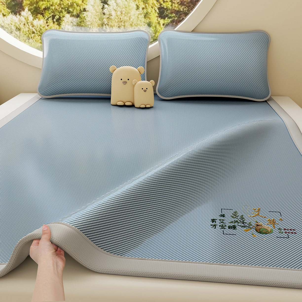 91家纺网 家纺一手货源 找家纺 家品罗兰 2026新款夏季A类艾草碳光凉席三明治冰丝凉席家用冰丝席可机洗空调软席三件套-大床 艾草-蓝