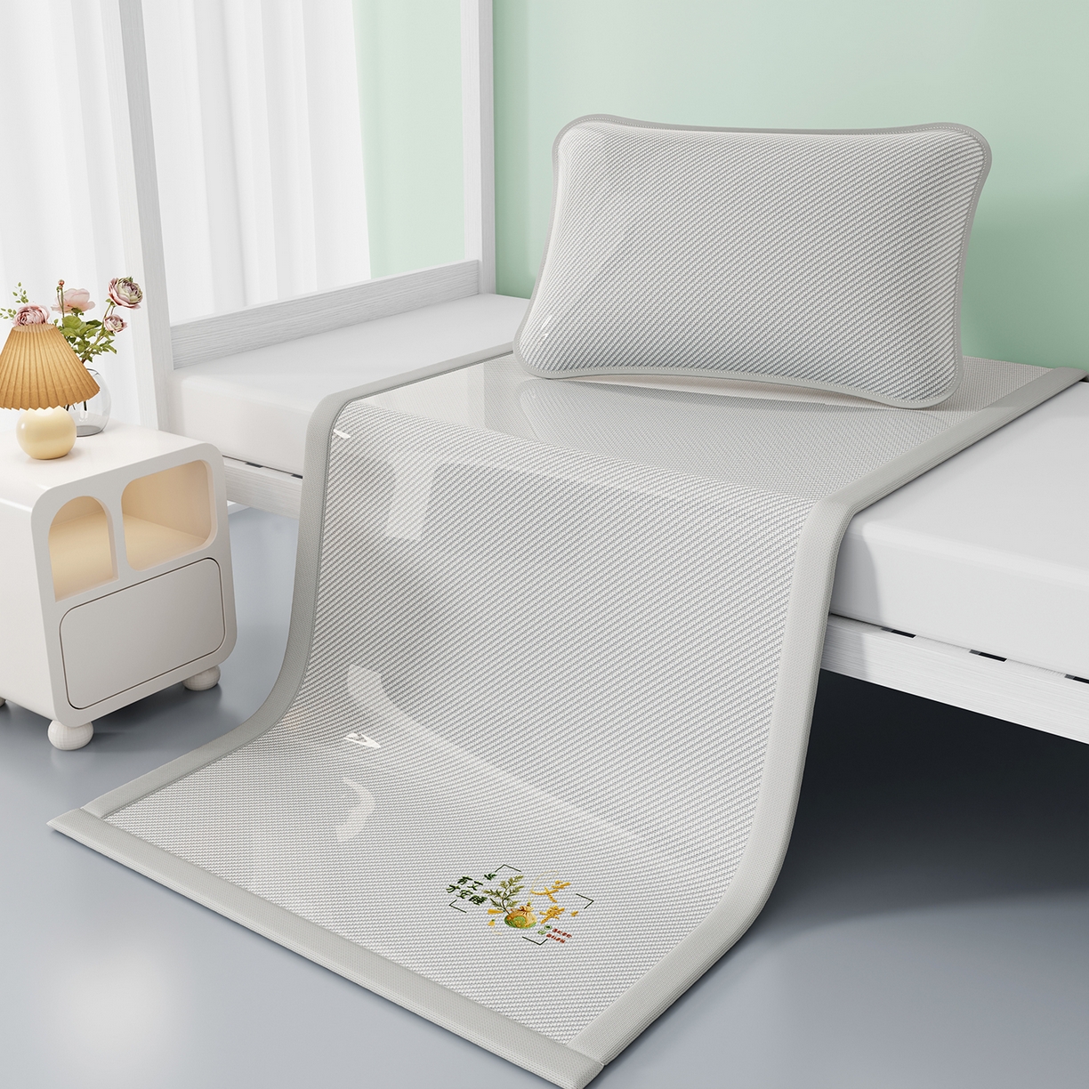 91家纺网 家纺一手货源 找家纺 家品罗兰 2026新款夏季A类艾草碳光凉席三明治冰丝凉席家用冰丝席可机洗学生宿舍上下铺空调软席三件套-学生床 艾草-灰