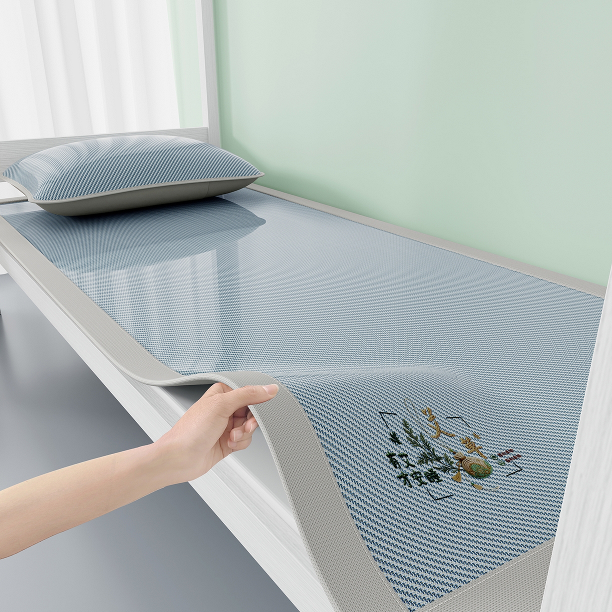 91家纺网 家纺一手货源 找家纺 家品罗兰 2026新款夏季A类艾草碳光凉席三明治冰丝凉席家用冰丝席可机洗学生宿舍上下铺空调软席三件套-学生床 艾草-蓝