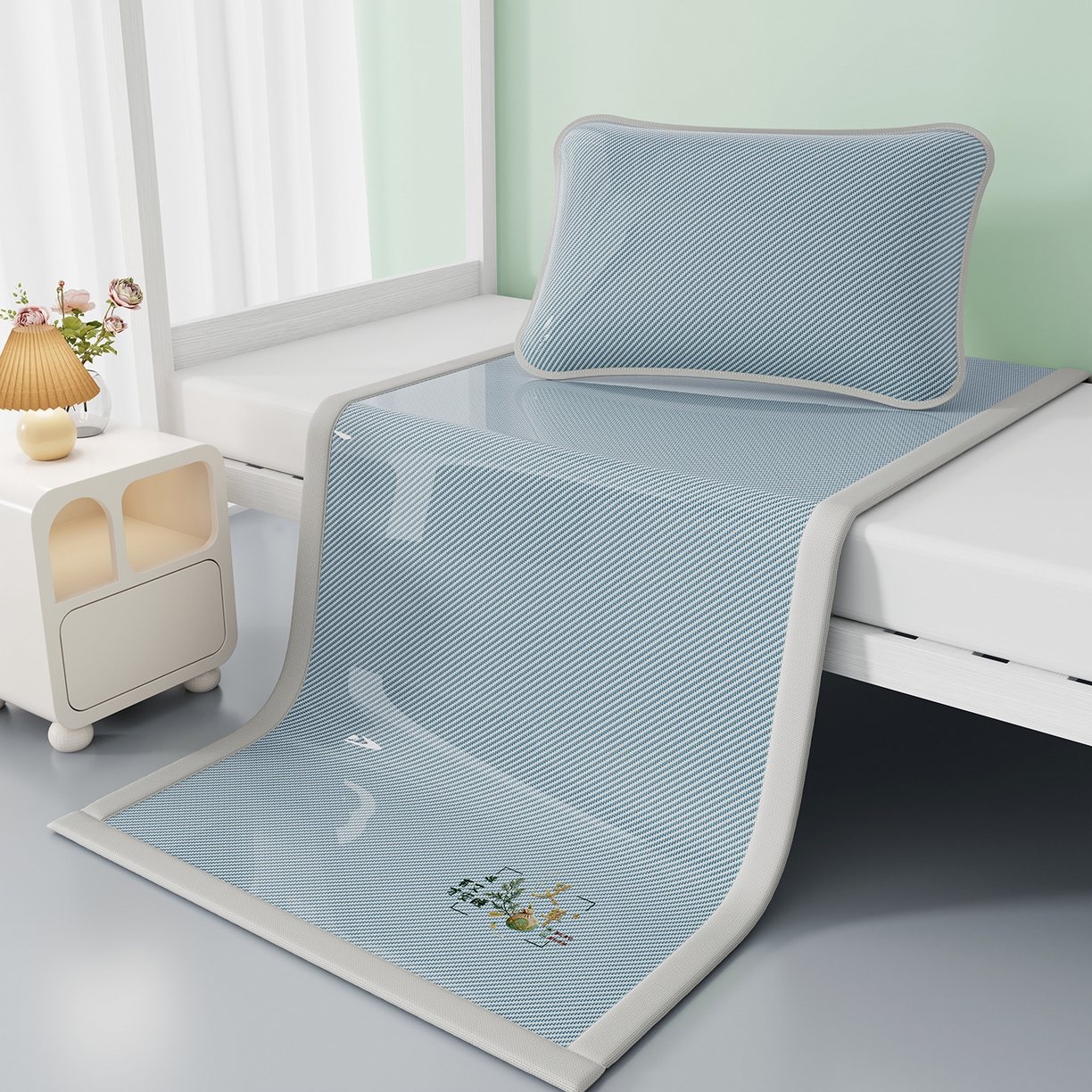 91家纺网 家纺一手货源 找家纺 家品罗兰 2026新款夏季A类艾草碳光凉席三明治冰丝凉席家用冰丝席可机洗学生宿舍上下铺空调软席三件套-学生床 艾草-蓝