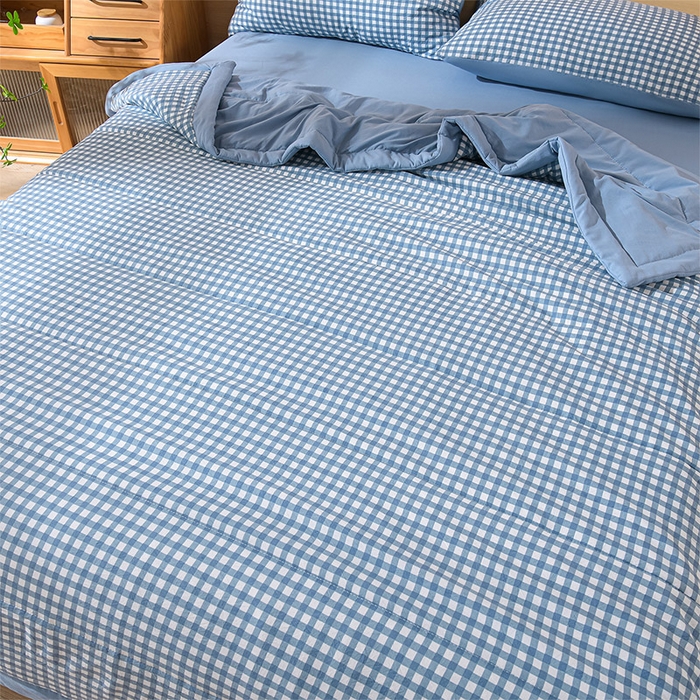 91家纺网 家纺一手货源 找家纺 绒宴家纺 2026新款水洗棉新疆棉花夏被格子款夏凉被空调被 蓝小格