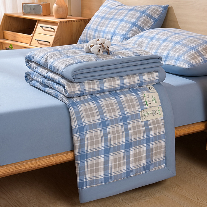 91家纺网 家纺一手货源 找家纺 绒宴家纺 2026新款水洗棉新疆棉花夏被格子款夏凉被空调被 遇见-蓝