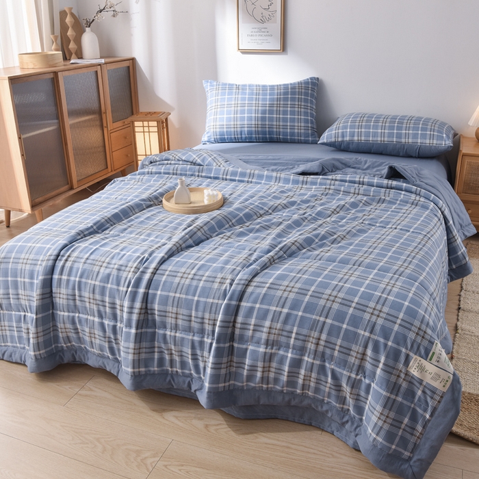 91家纺网 家纺一手货源 找家纺 绒宴家纺 2026新款水洗棉新疆棉花夏被格子款夏凉被空调被 乔南-蓝