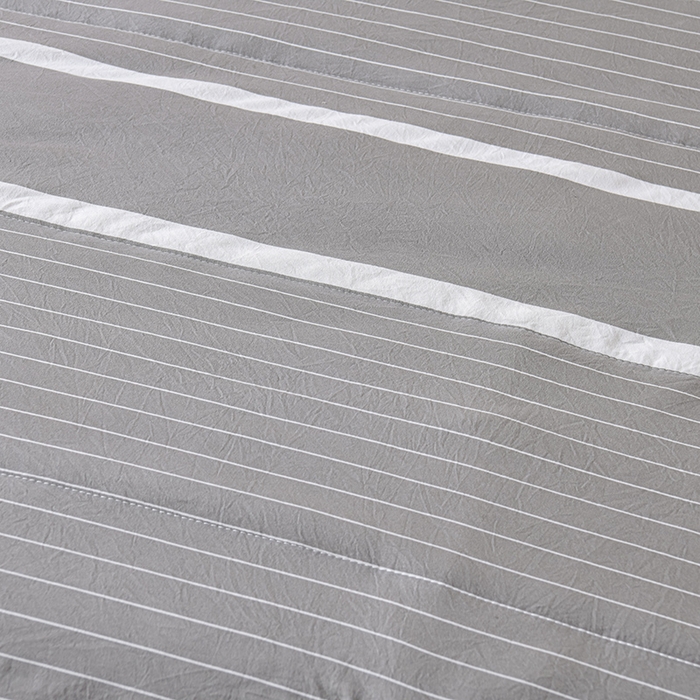 91家纺网 家纺一手货源 找家纺 绒宴家纺 2026新款水洗棉新疆棉花夏被格子款夏凉被空调被 双线条-灰