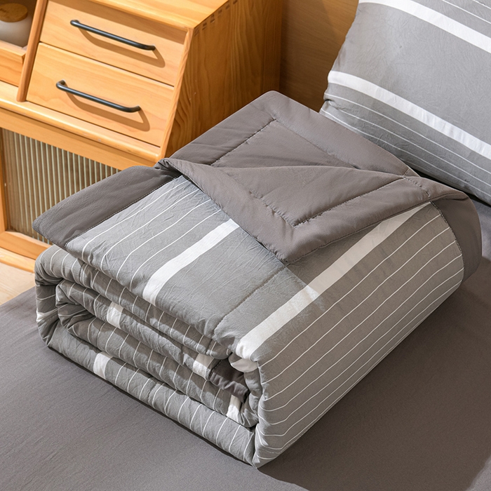 91家纺网 家纺一手货源 找家纺 绒宴家纺 2026新款水洗棉新疆棉花夏被格子款夏凉被空调被 双线条-灰