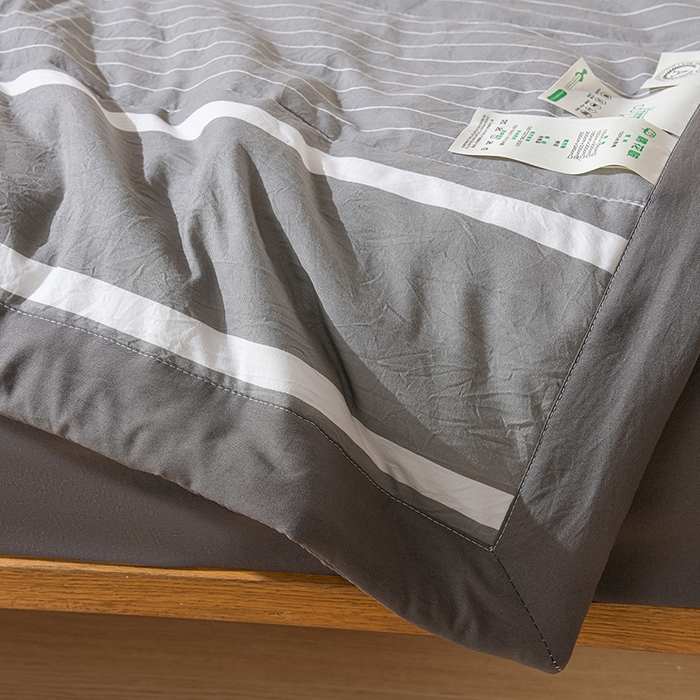 91家纺网 家纺一手货源 找家纺 绒宴家纺 2026新款水洗棉新疆棉花夏被格子款夏凉被空调被 双线条-灰