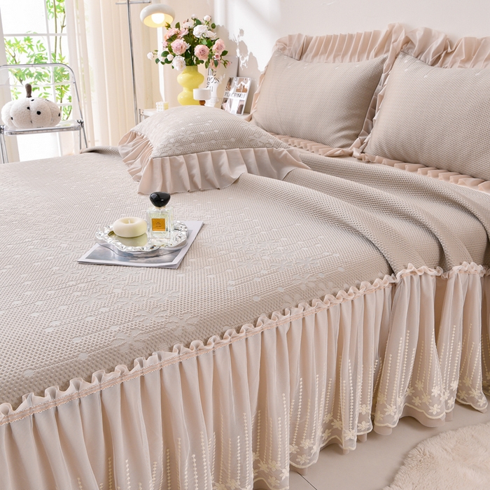 91家纺网 家纺一手货源 找家纺 （总）铠畅家纺 2026新款凉感豆豆床裙三件套--幸运草