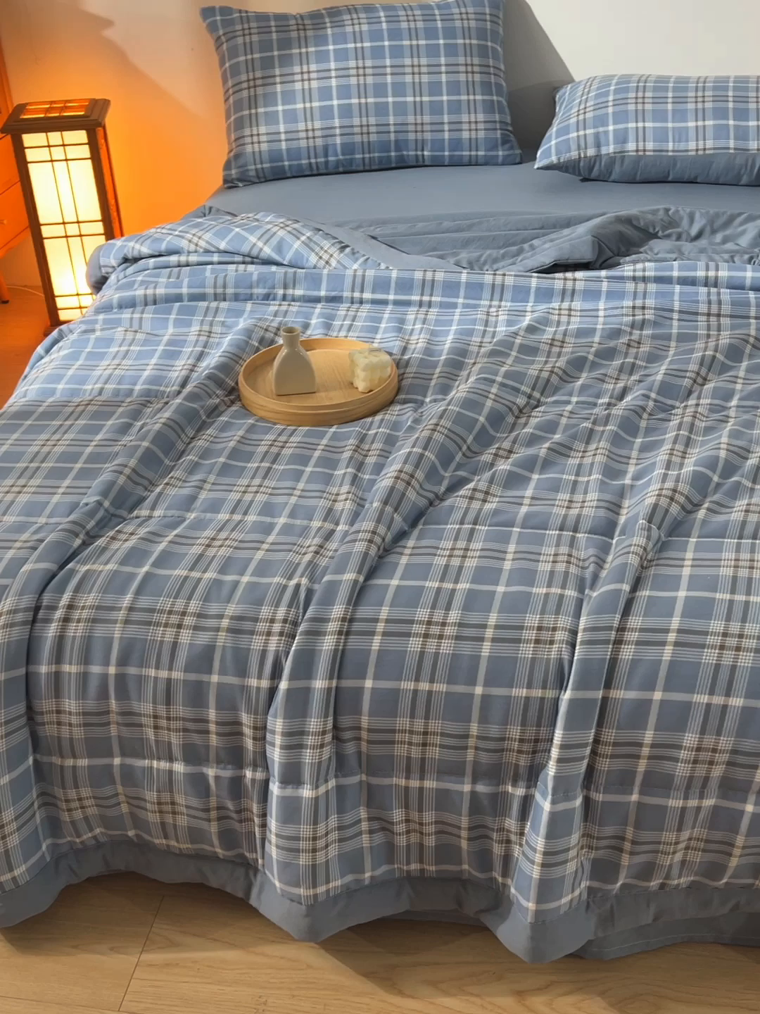 91家纺网 家纺一手货源 找家纺 绒宴家纺 2026新款水洗棉新疆棉花夏被格子款夏凉被空调被 遇见-蓝