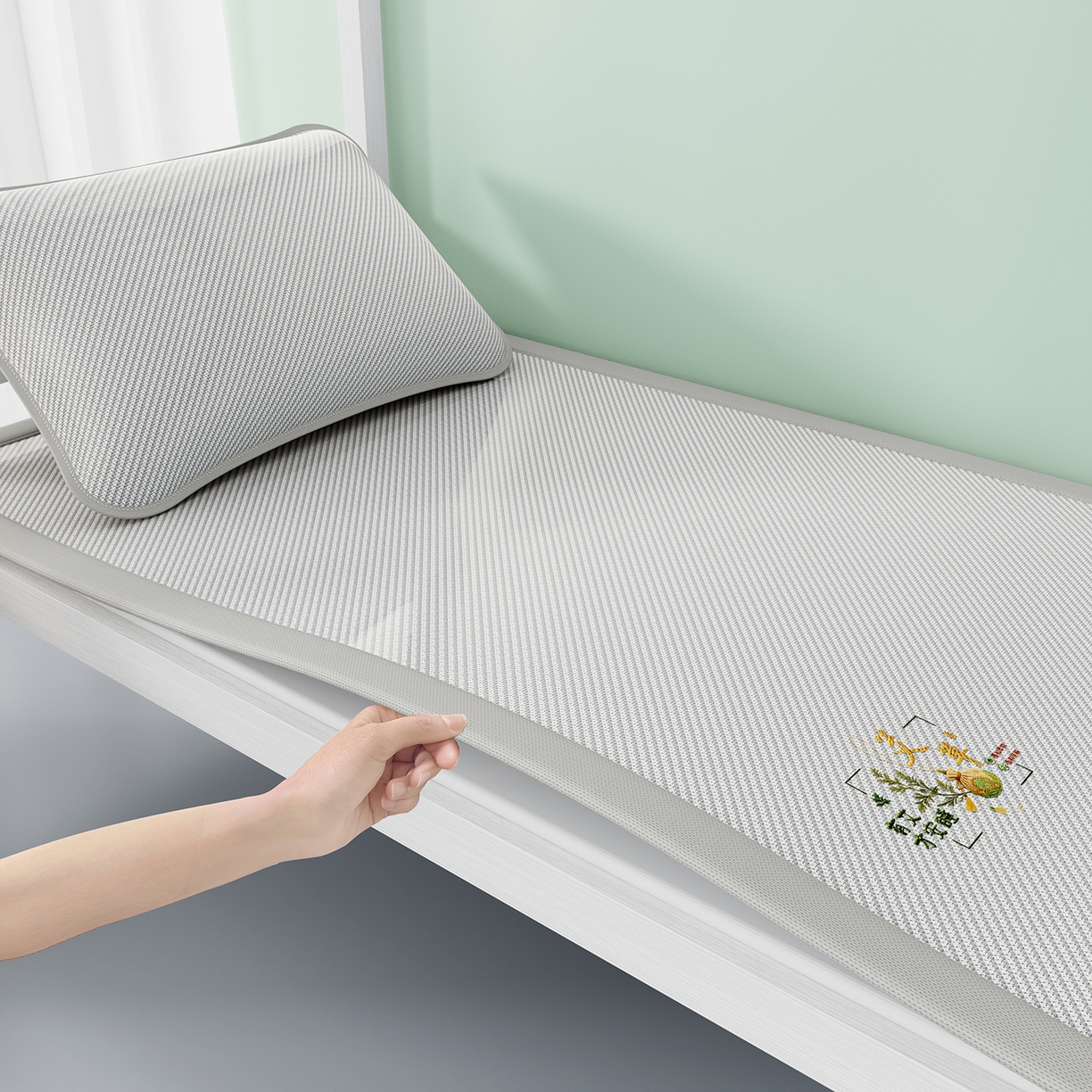 91家纺网 家纺一手货源 找家纺 奇丝雅 2026新款夏季A类艾草碳光凉席三明治冰丝凉席家用冰丝席可机洗学生宿舍上下铺空调软席三件套-学生床 艾草-灰（三明治网底）