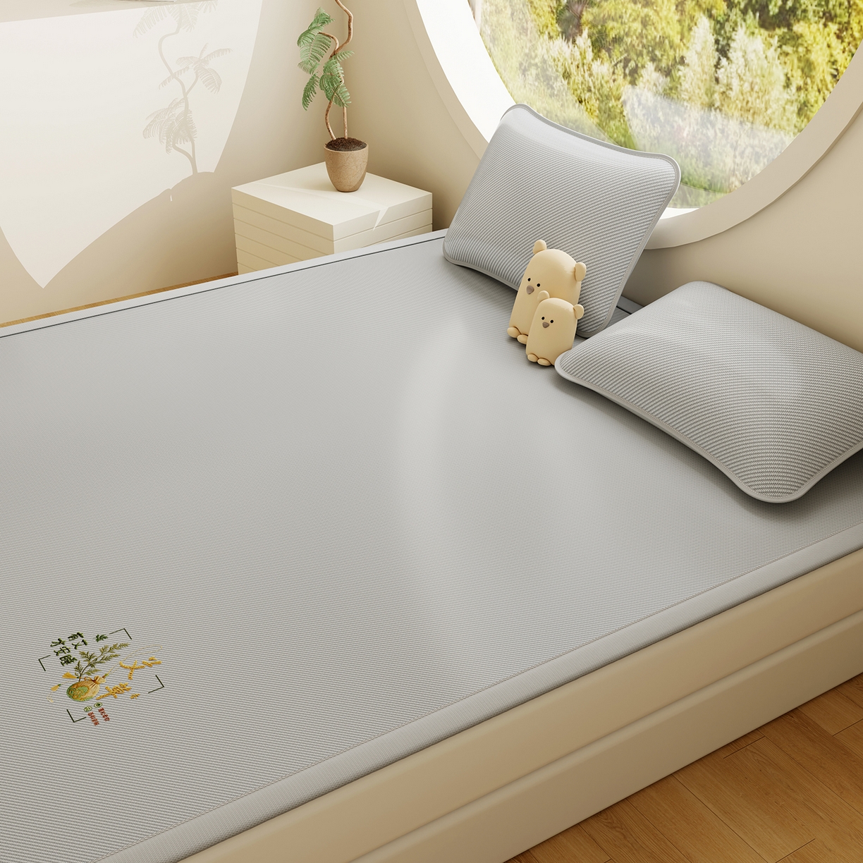 91家纺网 家纺一手货源 找家纺 奇丝雅 2026新款夏季A类艾草碳光凉席三明治冰丝凉席家用冰丝席可机洗学生宿舍上下铺空调软席三件套-大床 艾草-灰（三明治网底）