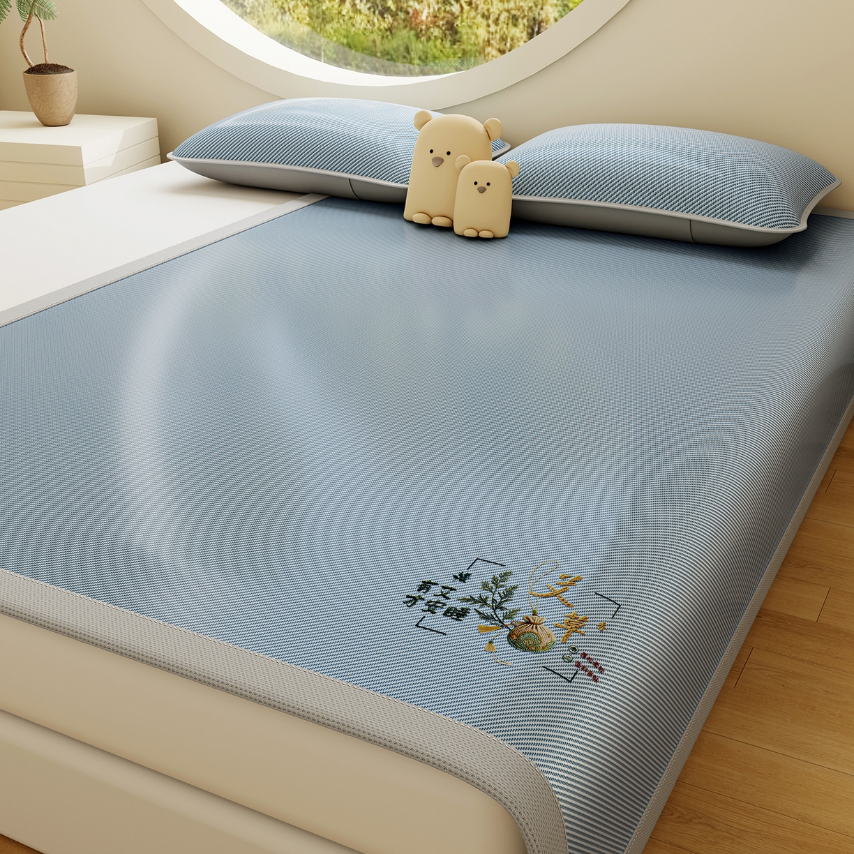 91家纺网 家纺一手货源 找家纺 奇丝雅 2026新款夏季A类艾草碳光凉席三明治冰丝凉席家用冰丝席可机洗学生宿舍上下铺空调软席三件套-大床 艾草-蓝（三明治网底）