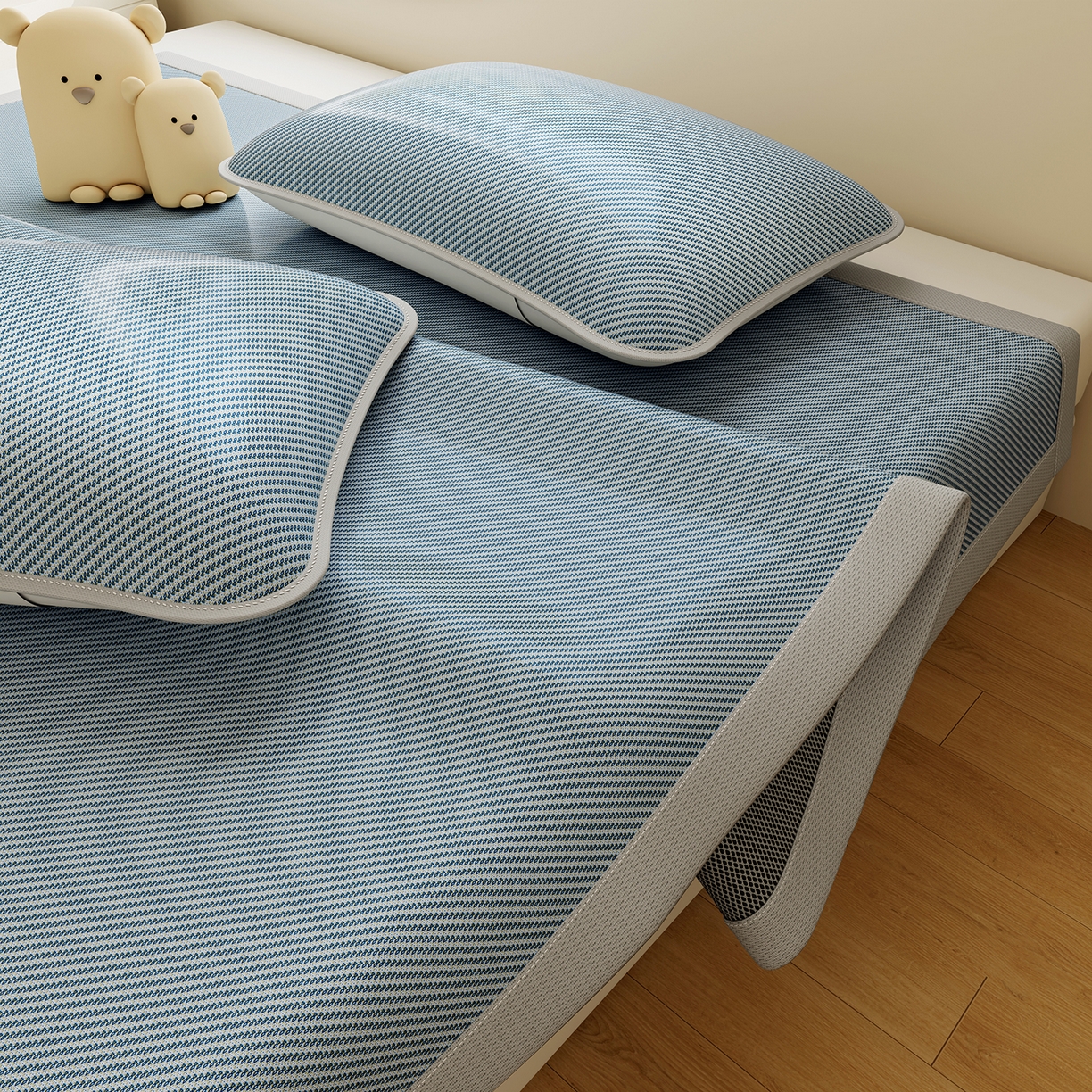 91家纺网 家纺一手货源 找家纺 奇丝雅 2026新款夏季A类艾草碳光凉席三明治冰丝凉席家用冰丝席可机洗学生宿舍上下铺空调软席三件套-大床 艾草-蓝（三明治网底）