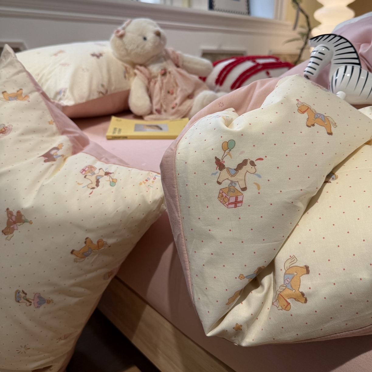 91家纺网 家纺一手货源 找家纺 呗旺鹿 2026新款全棉纯棉40支13070卡通印花四件套-第二波 礼物小马