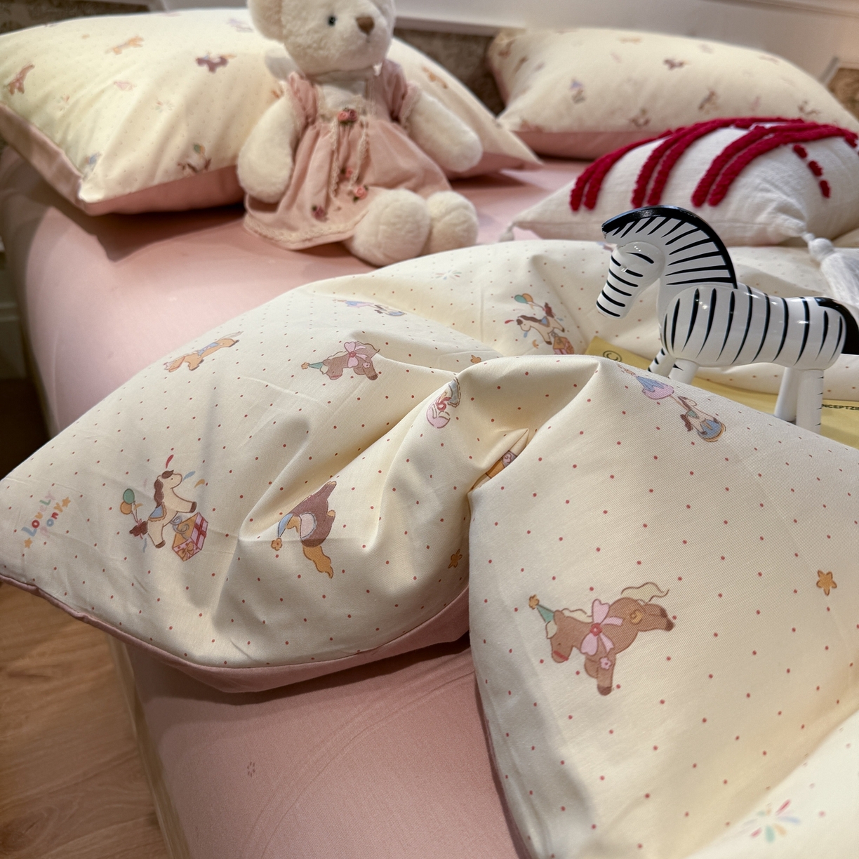 91家纺网 家纺一手货源 找家纺 呗旺鹿 2026新款全棉纯棉40支13070卡通印花四件套-第二波 礼物小马