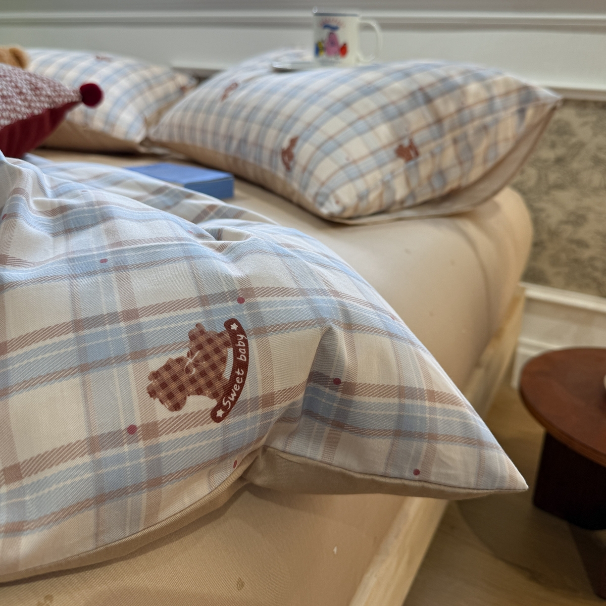 91家纺网 家纺一手货源 找家纺 呗旺鹿 2026新款全棉纯棉40支13070卡通印花四件套-第二波 蓝调木马