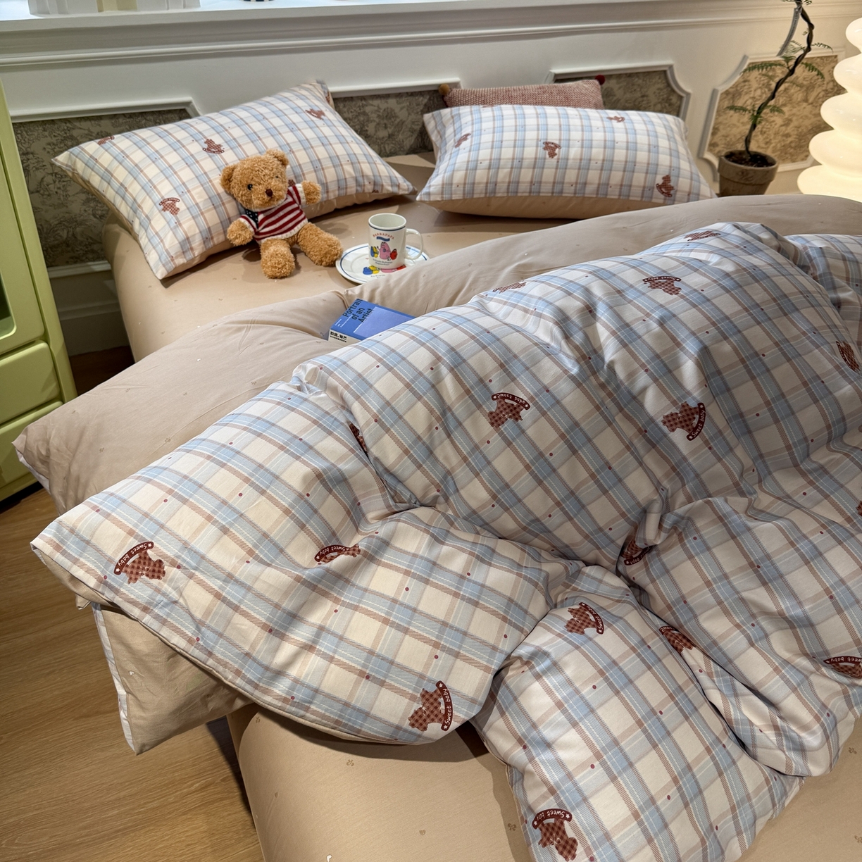 91家纺网 家纺一手货源 找家纺 呗旺鹿 2026新款全棉纯棉40支13070卡通印花四件套-第二波 蓝调木马