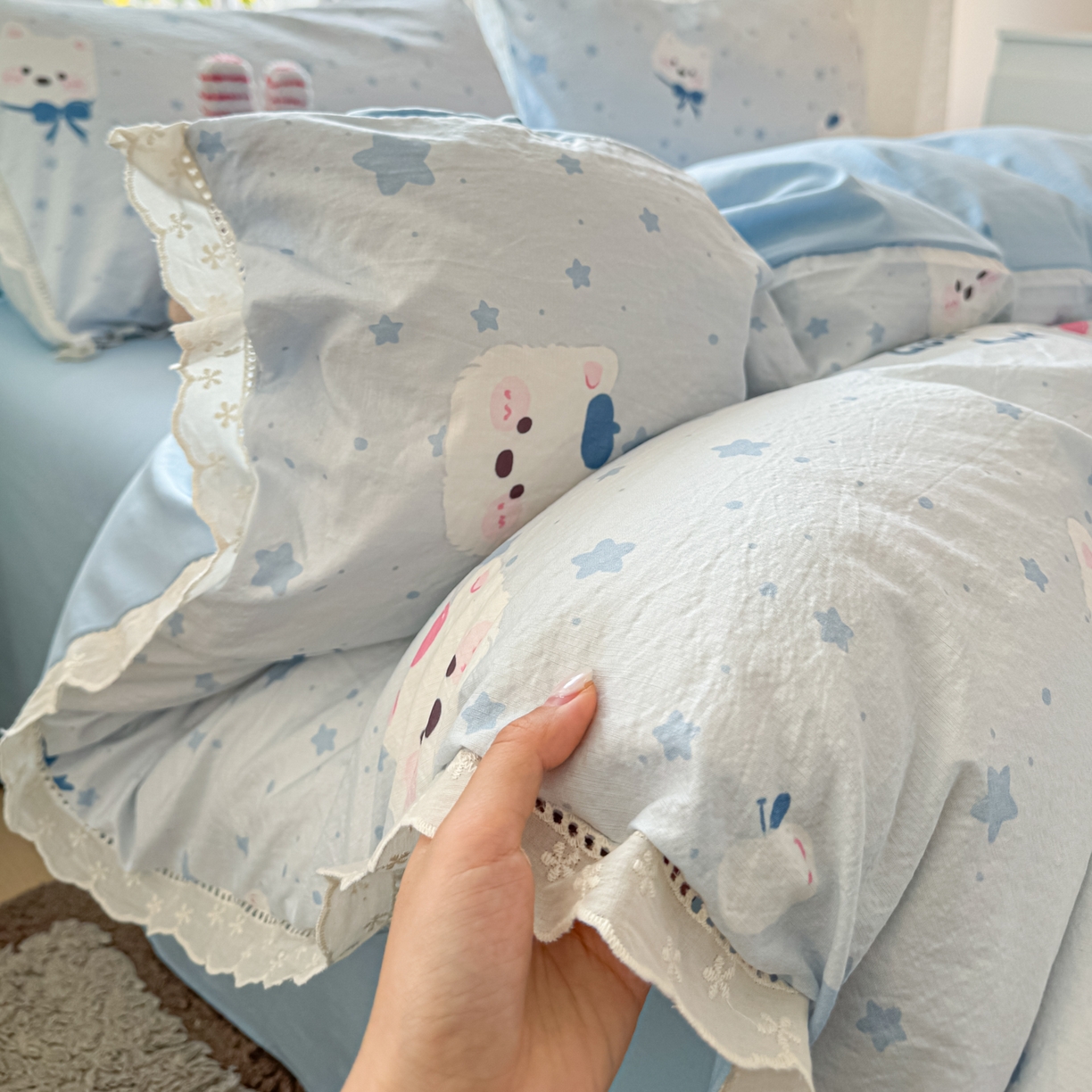 91家纺网 家纺一手货源 找家纺 寻米 2026新款全棉镂空花边云感双层纱四件套 云朵小泡芙