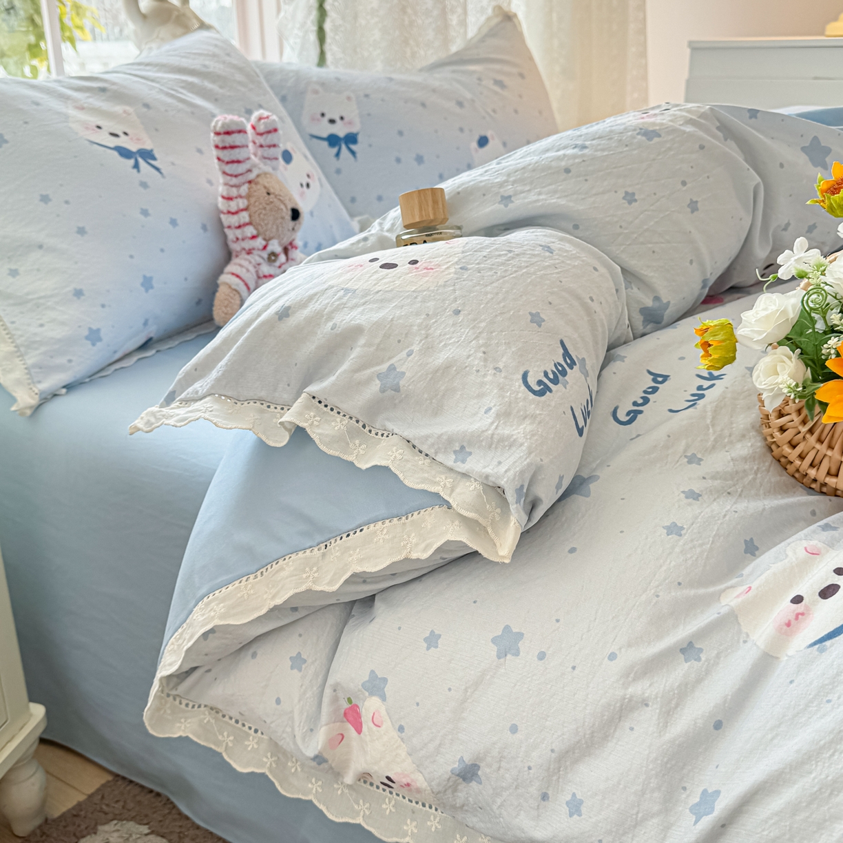 91家纺网 家纺一手货源 找家纺 寻米 2026新款全棉镂空花边云感双层纱四件套 云朵小泡芙