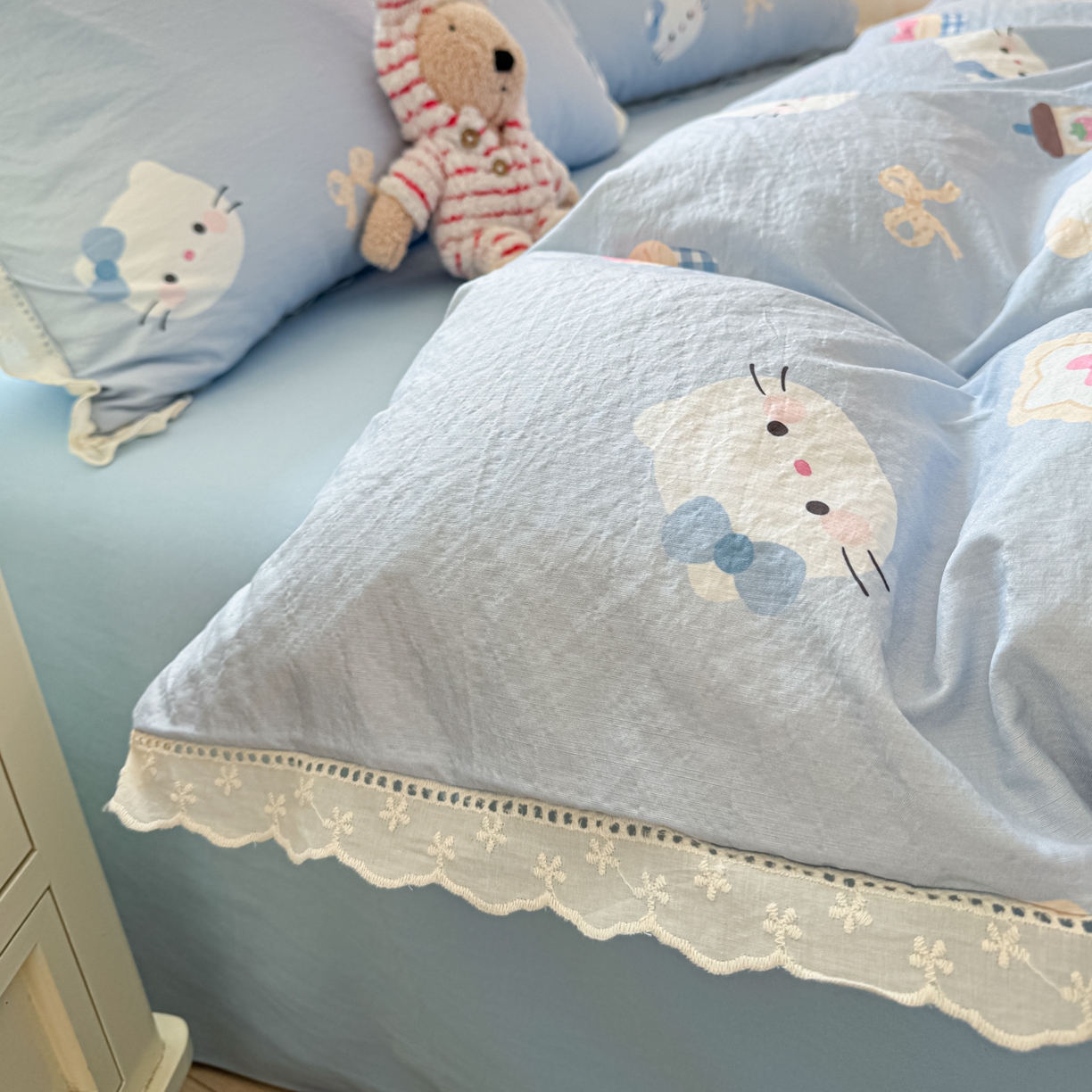 91家纺网 家纺一手货源 找家纺 寻米 2026新款全棉镂空花边云感双层纱四件套 海盐奶糖