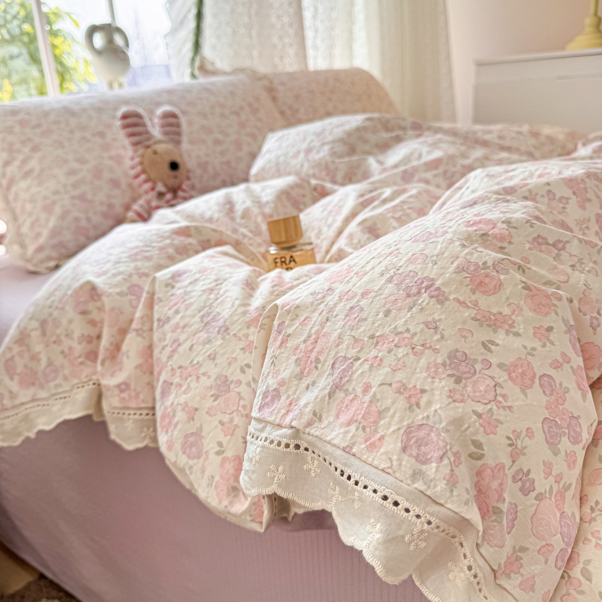 91家纺网 家纺一手货源 找家纺 寻米 2026新款全棉镂空花边云感双层纱四件套 春日玫瑰