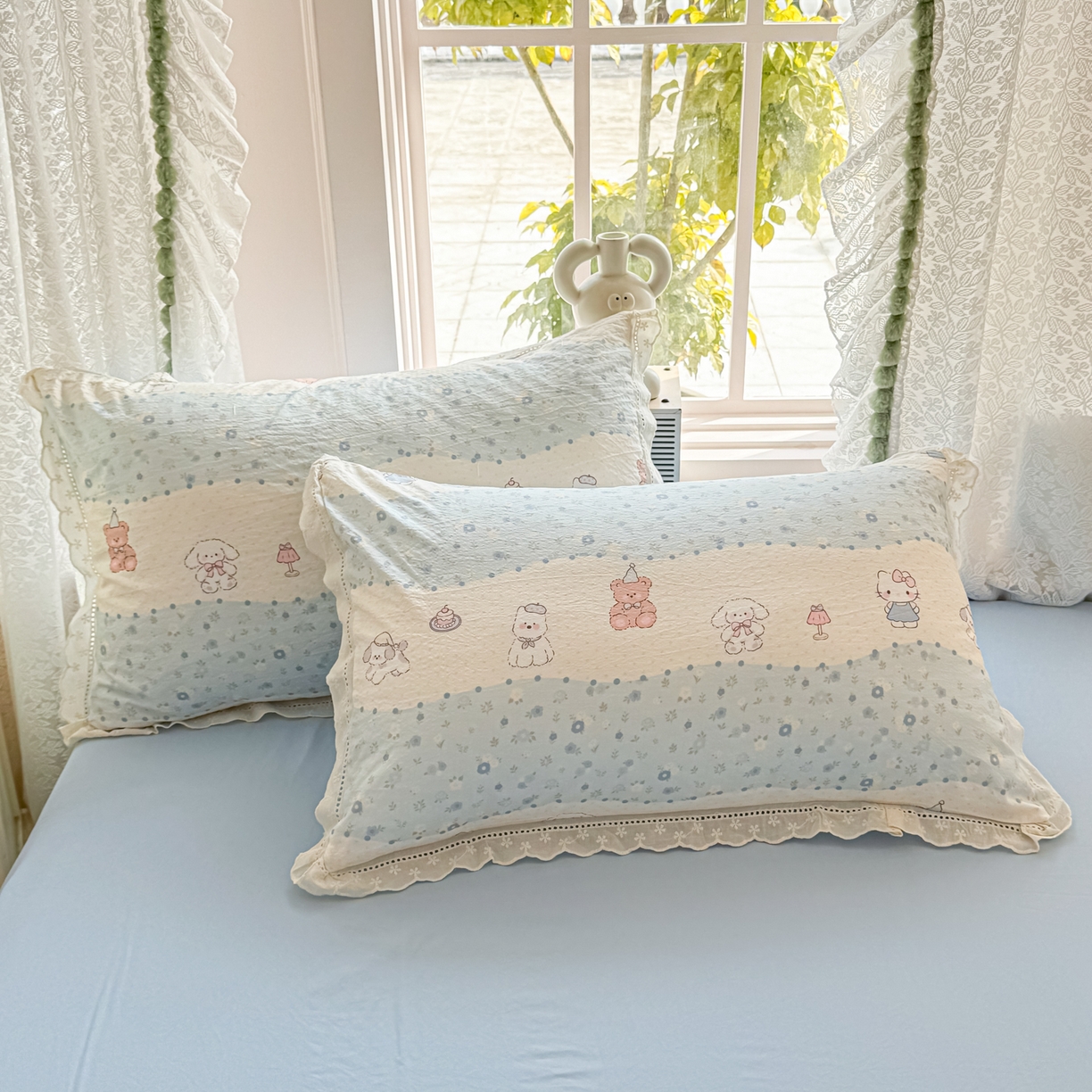 91家纺网 家纺一手货源 找家纺 寻米 2026新款全棉镂空花边云感双层纱四件套 小猫茶话会