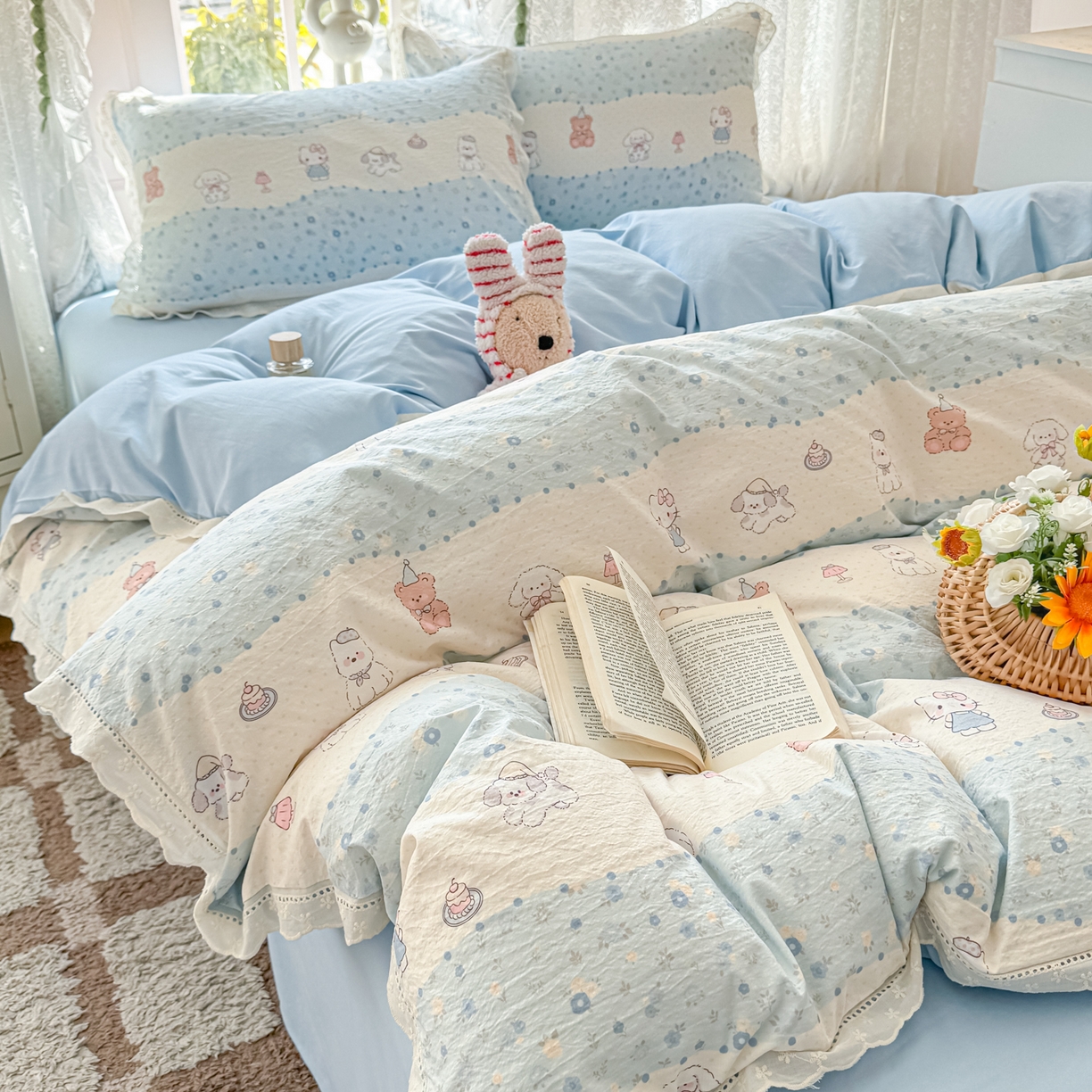 91家纺网 家纺一手货源 找家纺 寻米 2026新款全棉镂空花边云感双层纱四件套 小猫茶话会