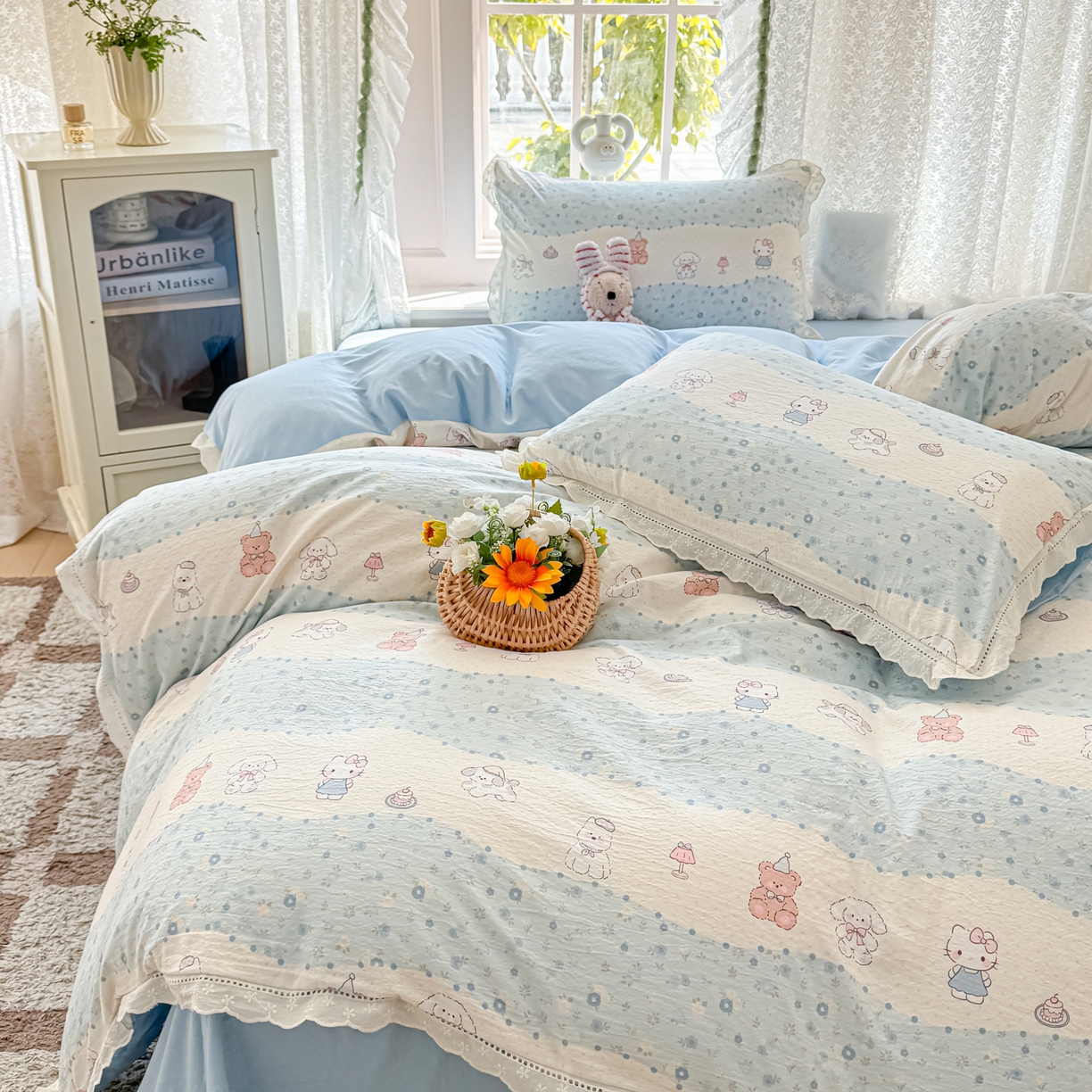 91家纺网 家纺一手货源 找家纺 寻米 2026新款全棉镂空花边云感双层纱四件套 小猫茶话会