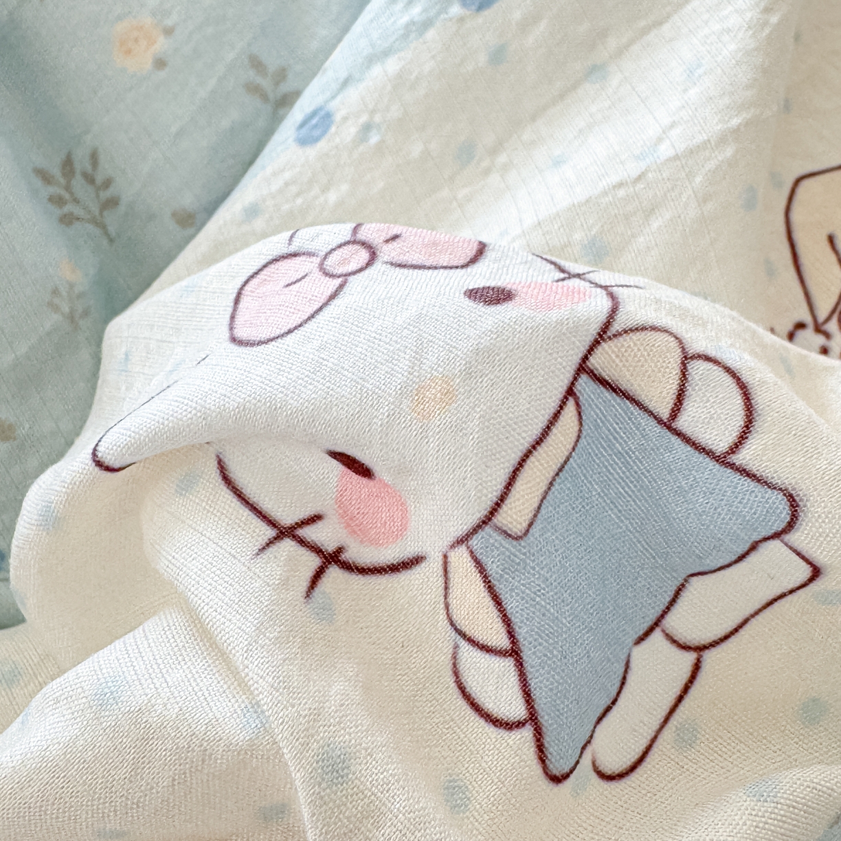 91家纺网 家纺一手货源 找家纺 寻米 2026新款全棉镂空花边云感双层纱四件套 小猫茶话会