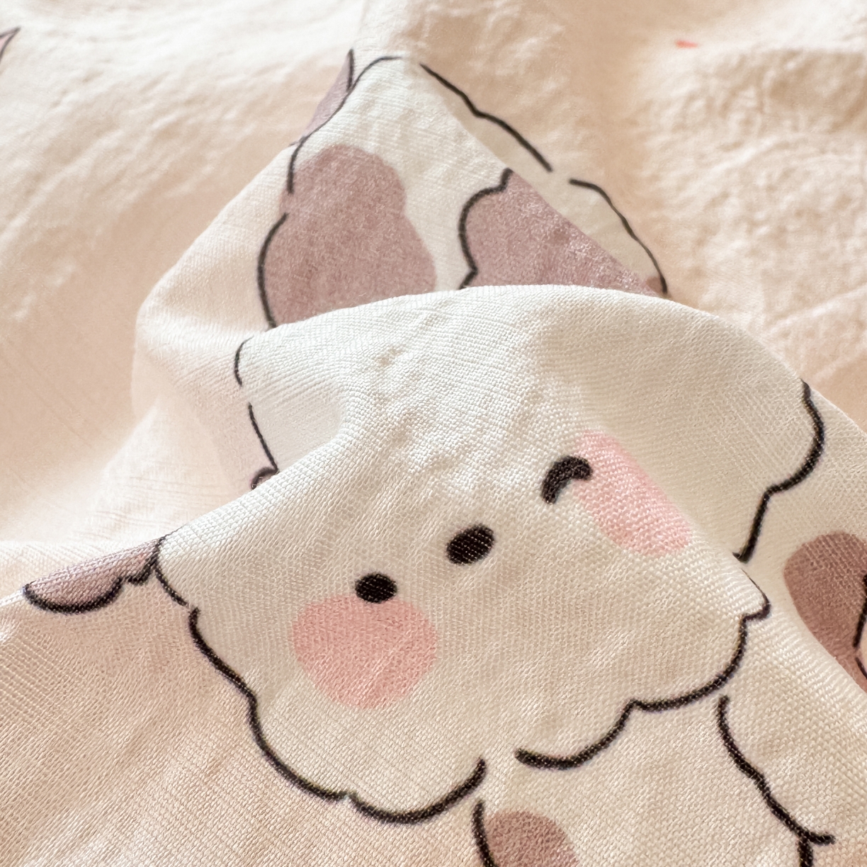 91家纺网 家纺一手货源 找家纺 寻米 2026新款全棉镂空花边云感双层纱四件套 快乐小奶狗