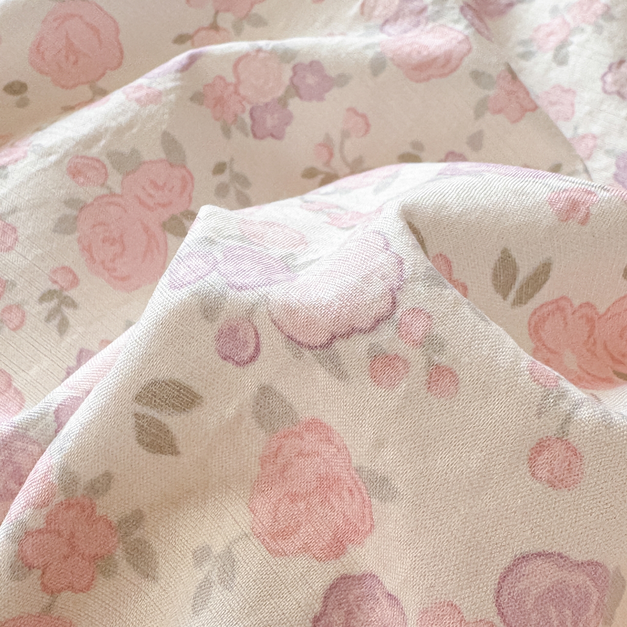 91家纺网 家纺一手货源 找家纺 寻米 2026新款全棉镂空花边云感双层纱四件套 春日玫瑰