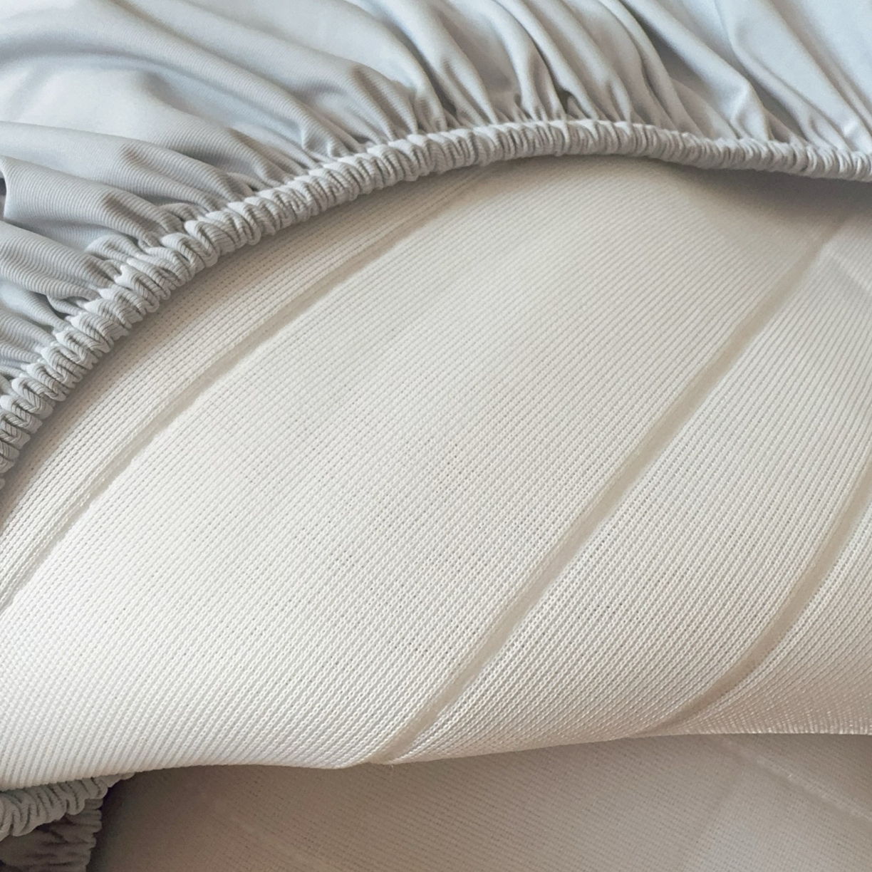 91家纺网 家纺一手货源 找家纺 兜米家居 2026新款夏日睡眠自然凉感夏凉垫 淡灰