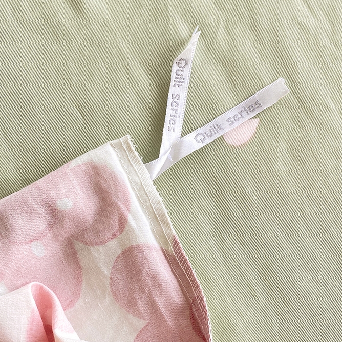 91家纺网 家纺一手货源 找家纺 宇彬家纺 2026直播新款13372A类全棉纯棉印花床单床笠款四件套和单被套喷气清新简约 花儿朵朵-粉