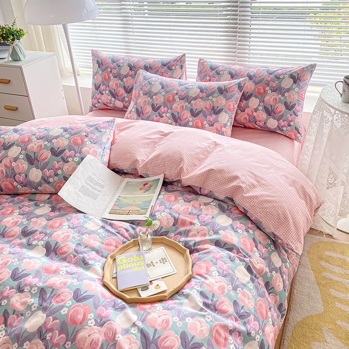 91家纺网 家纺一手货源 找家纺 宇彬家纺 2026直播新款13372A类全棉纯棉印花床单床笠款四件套和单被套喷气清新简约 花香丽影