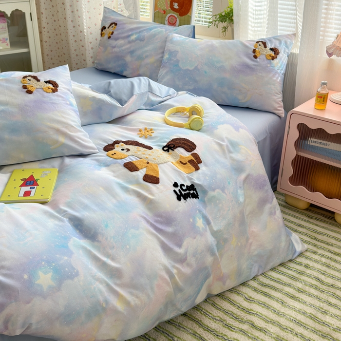 91家纺网 家纺一手货源 找家纺 曼之夏 2026新款50支长绒棉毛巾绣四件套 梦幻飞马