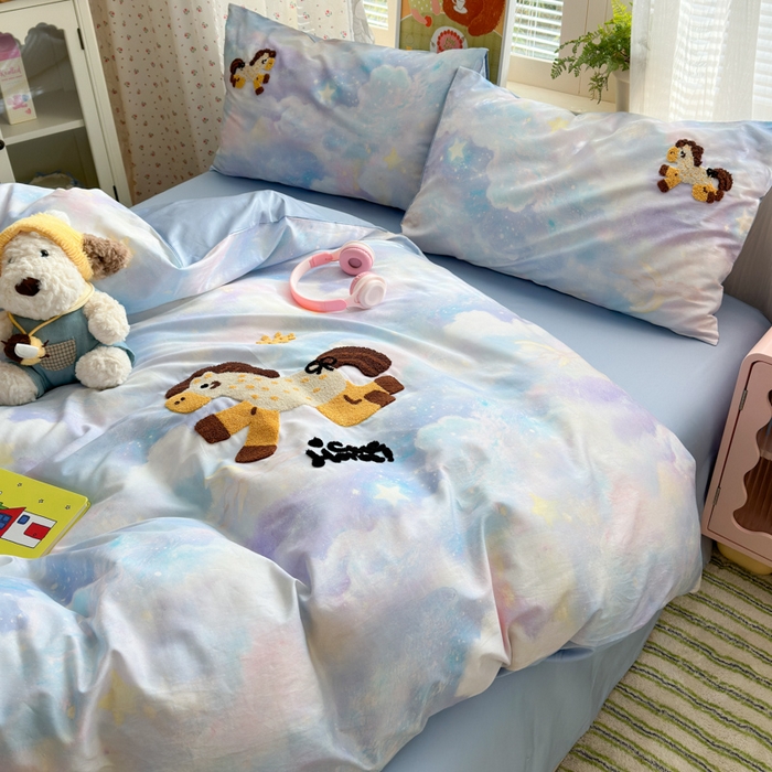 91家纺网 家纺一手货源 找家纺 曼之夏 2026新款50支长绒棉毛巾绣四件套 梦幻飞马