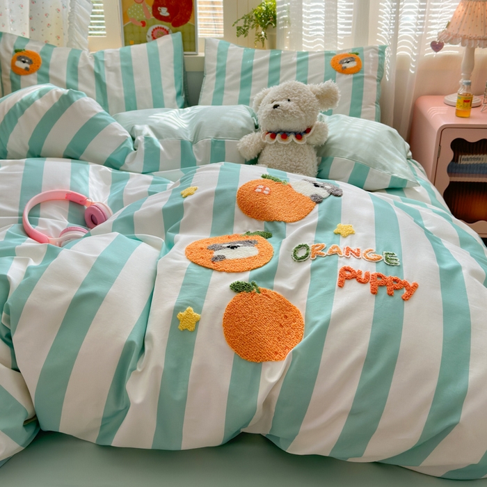 91家纺网 家纺一手货源 找家纺 曼之夏 2026新款50支长绒棉毛巾绣四件套 条纹雪纳瑞