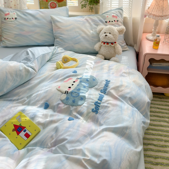 91家纺网 家纺一手货源 找家纺 曼之夏 2026新款50支长绒棉毛巾绣四件套 油画猫咪