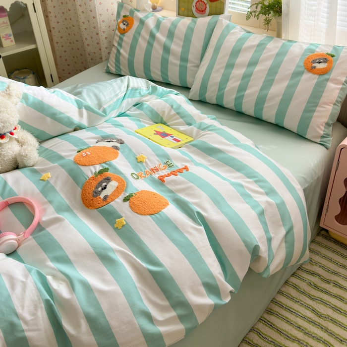 91家纺网 家纺一手货源 找家纺 曼之夏 2026新款50支长绒棉毛巾绣四件套 条纹雪纳瑞