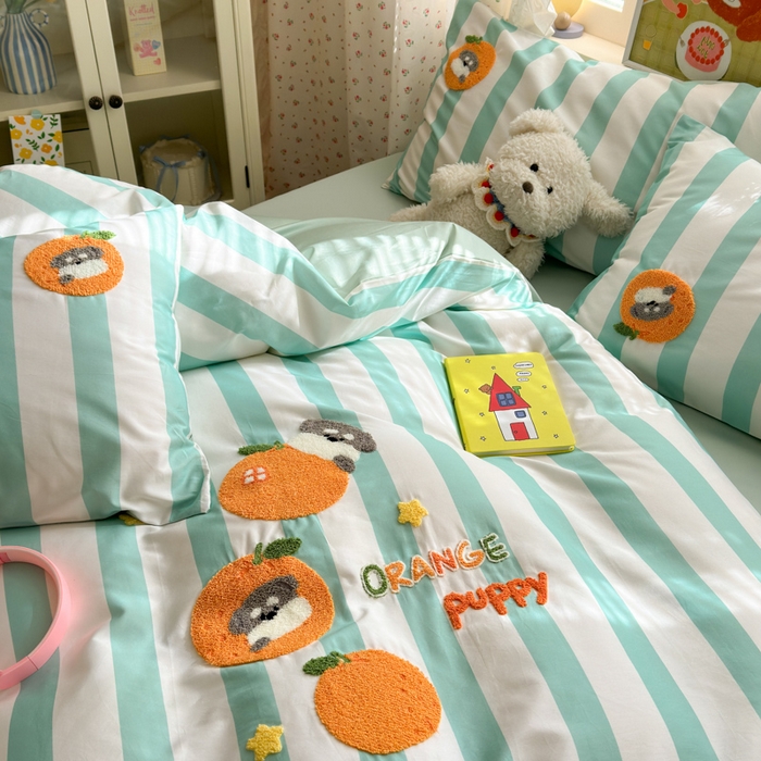 91家纺网 家纺一手货源 找家纺 曼之夏 2026新款50支长绒棉毛巾绣四件套 条纹雪纳瑞