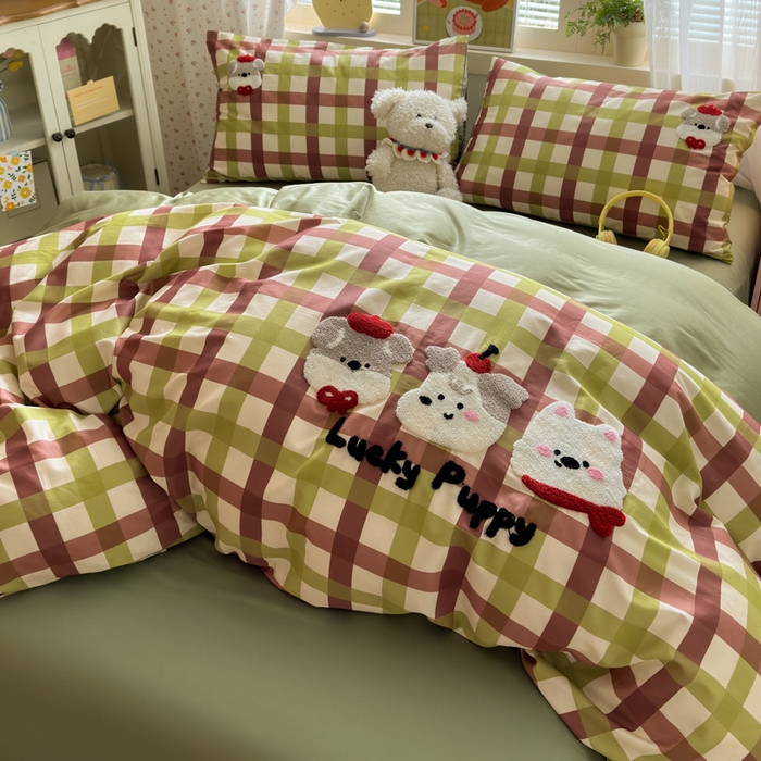 91家纺网 家纺一手货源 找家纺 曼之夏 2026新款50支长绒棉毛巾绣四件套 幸运小狗