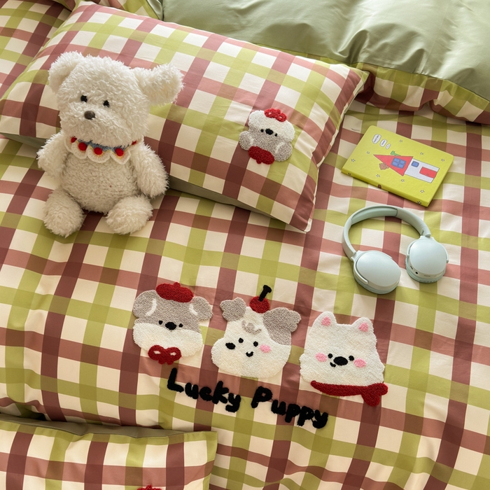 91家纺网 家纺一手货源 找家纺 曼之夏 2026新款50支长绒棉毛巾绣四件套 幸运小狗