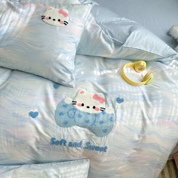 91家纺网 家纺一手货源 找家纺 曼之夏 2026新款50支长绒棉毛巾绣四件套 油画猫咪