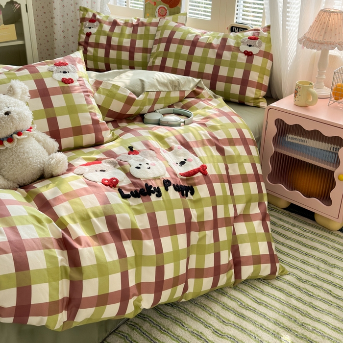 91家纺网 家纺一手货源 找家纺 曼之夏 2026新款50支长绒棉毛巾绣四件套 幸运小狗