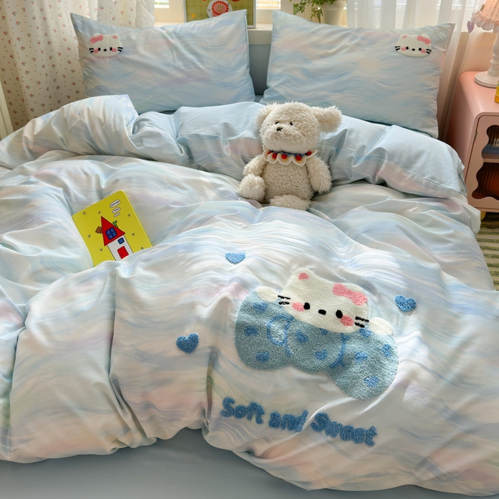 91家纺网 家纺一手货源 找家纺 曼之夏 2026新款50支长绒棉毛巾绣四件套 油画猫咪