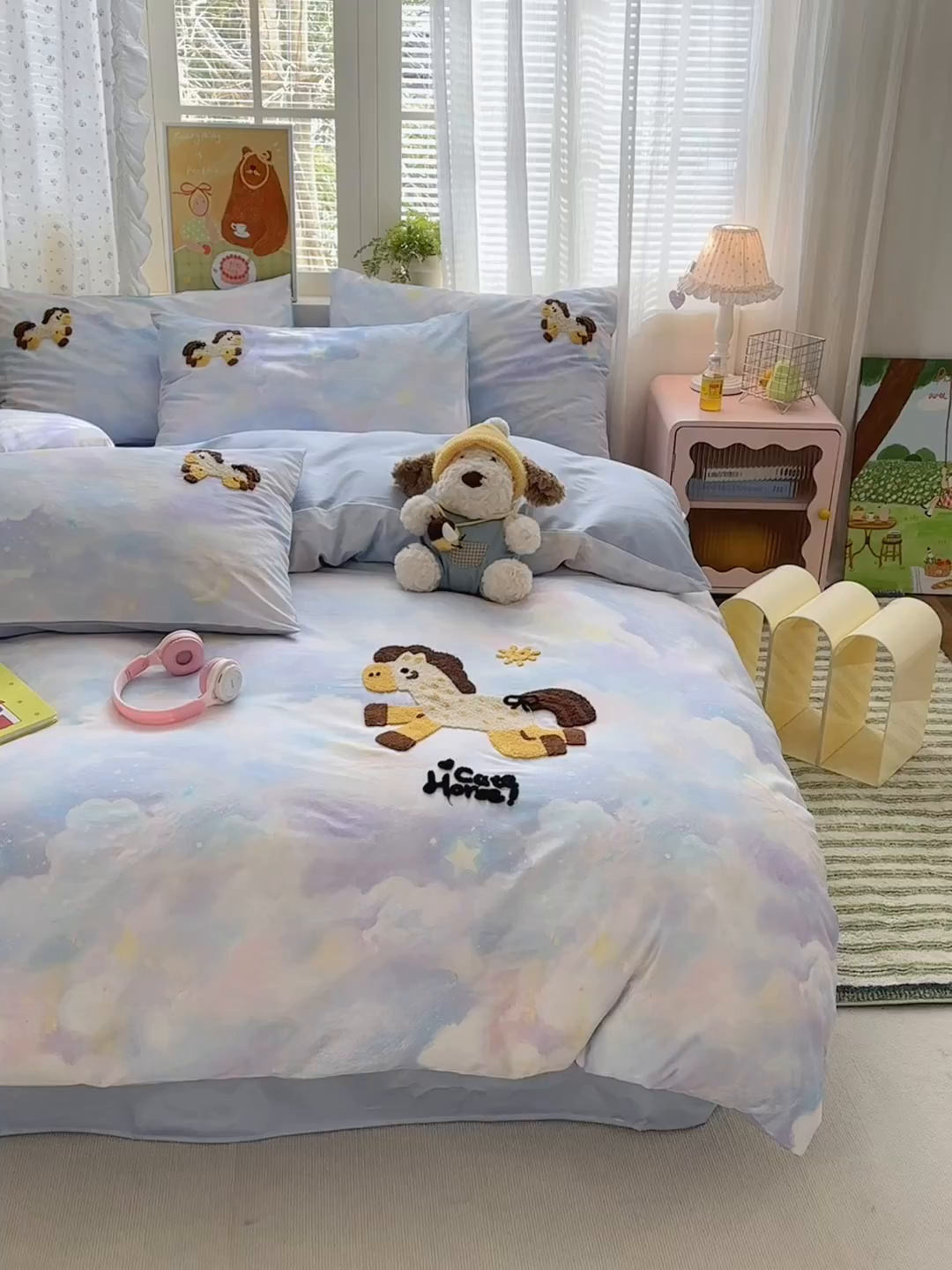 91家纺网 家纺一手货源 找家纺 曼之夏 2026新款50支长绒棉毛巾绣四件套 梦幻飞马