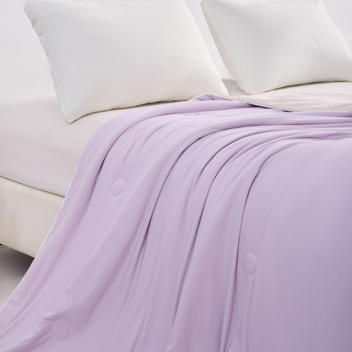 91家纺网 家纺一手货源 找家纺 漫仙阁家纺 2026年新款纯色凉感丝夏被空调被学生宿舍夏被夏凉被 奶油白+浅紫