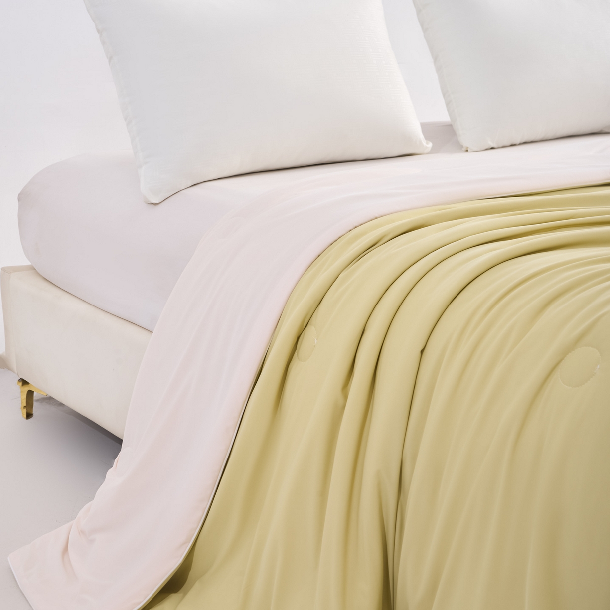 91家纺网 家纺一手货源 找家纺 漫仙阁家纺 2026年新款纯色凉感丝夏被空调被学生宿舍夏被夏凉被 奶油白+芝士黄