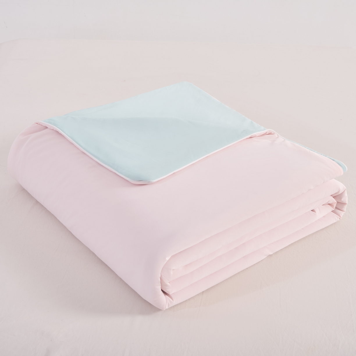漫仙阁家纺 2026年新款纯色凉感丝夏被空调被学生宿舍夏被夏凉被 天空蓝+樱花粉
